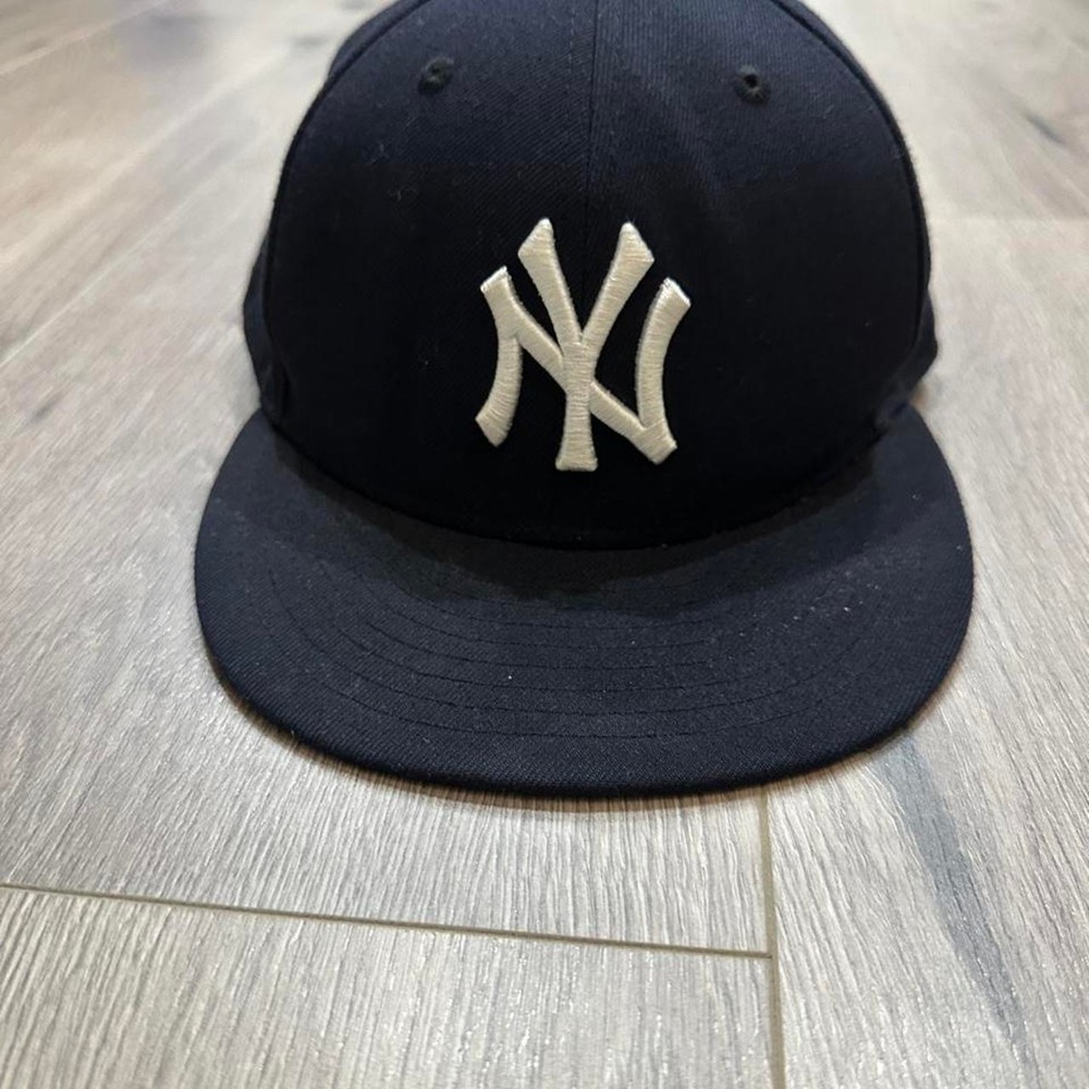 New York Yankees New Era Fitted hat size 7 5/8